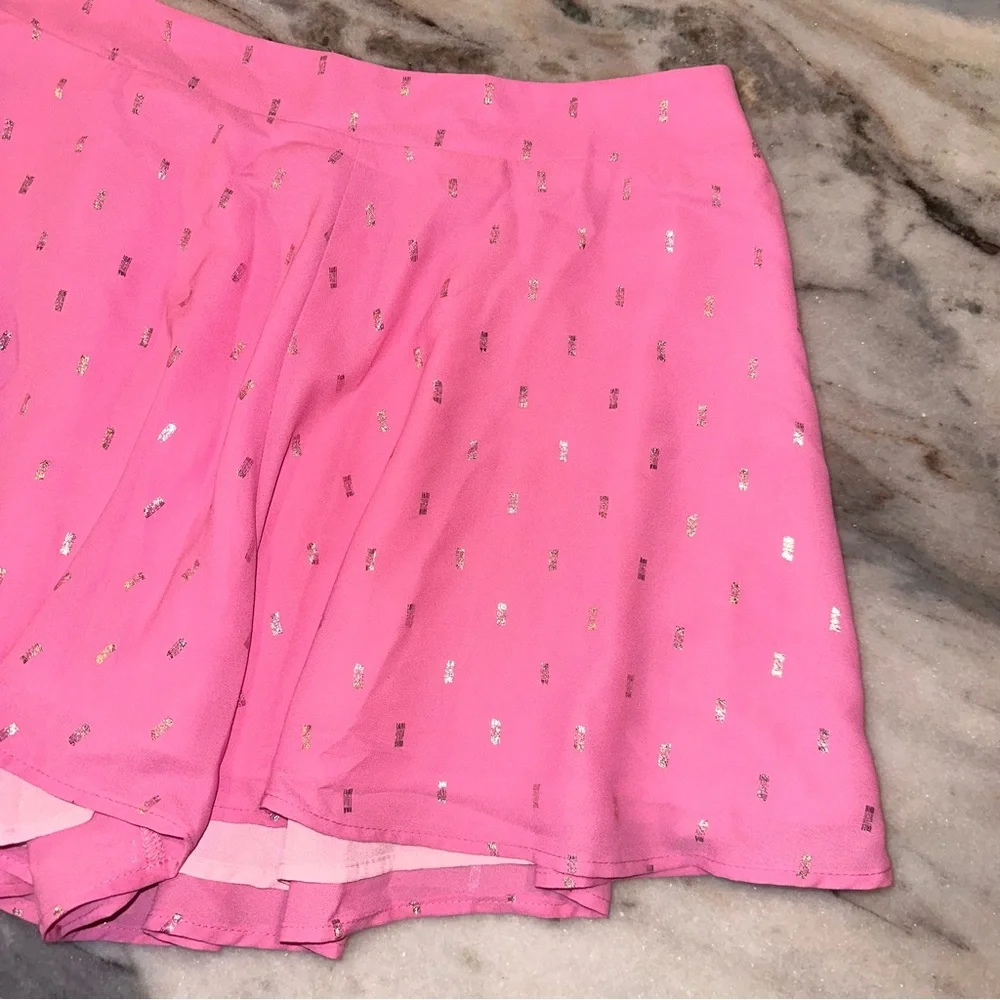Adrienne Size Large Pink Flowy Shorts‎ with Gold Accents